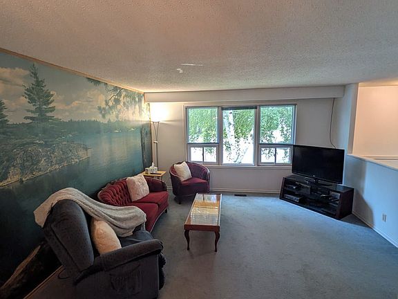 3rd image of 67 Rand St
