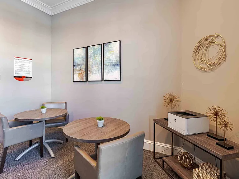 Edgewood Apartments — Photo 18