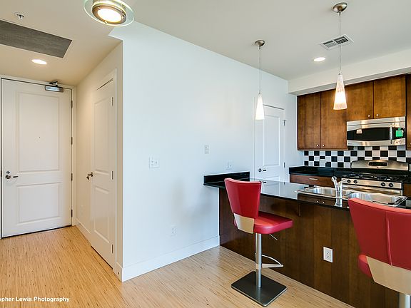 5th image of 2001 N Lincoln St Unit 2412