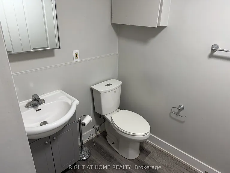 7 Carruthers Cres #BASEMENT — Photo 4