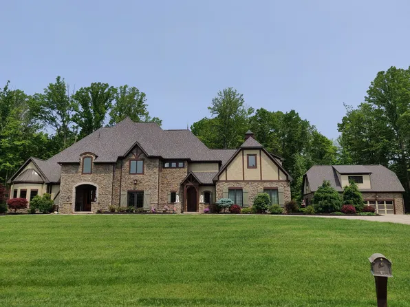 215 Brighton Ln, Peninsula, OH 44264