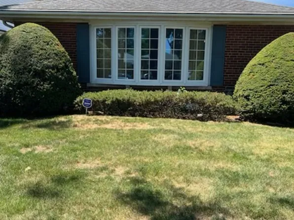 9440 Lawler Ave, Skokie, IL 60077