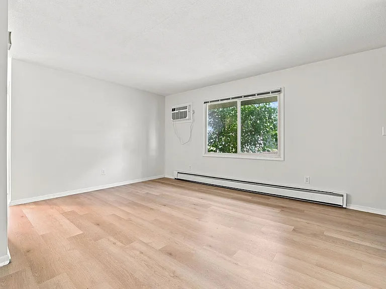 500 - 530 Laurel St — Photo 31