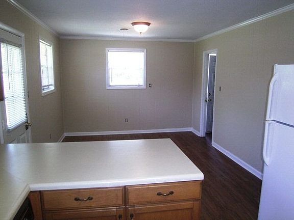 4th image of 212 Westmont Dr