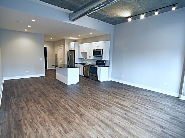 The Eagle Building - 3833 N Broadway — Photo 34
