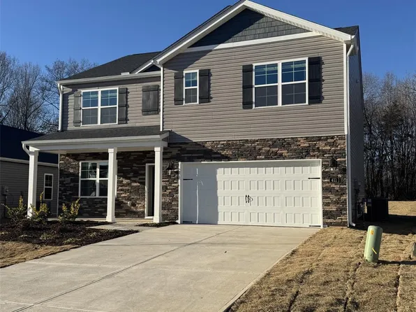 411 Falcon Ln, Lexington, NC 27295