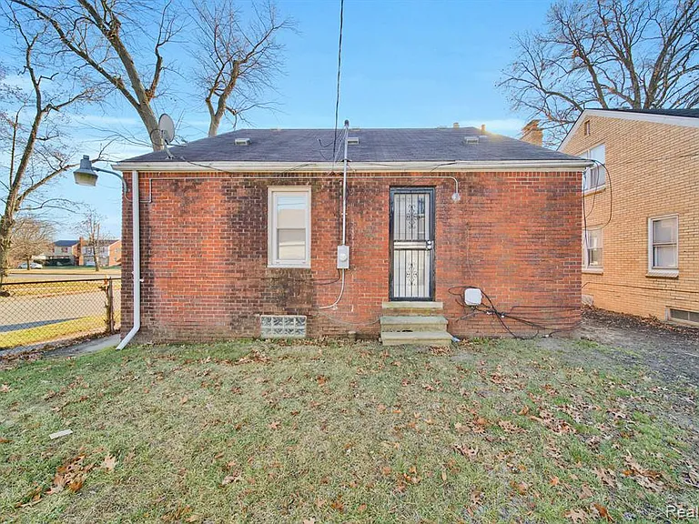 8550 W Outer Dr — Photo 20
