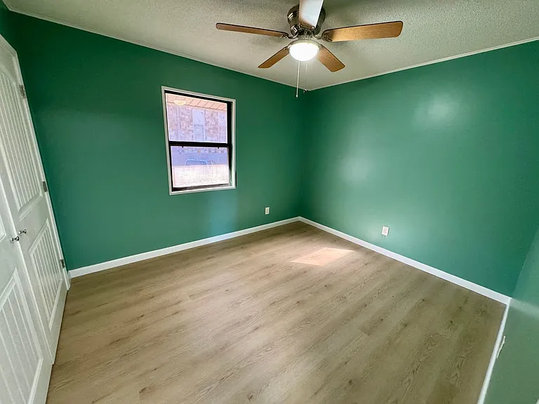 330 S 17th St #11 — Photo 7