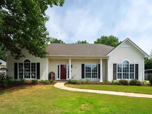236 Chadwick Ln, Helena, AL 35080