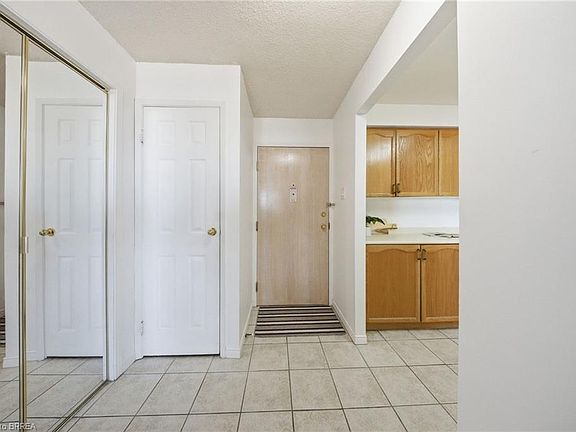3rd image of 9 Bonheur Ct #716