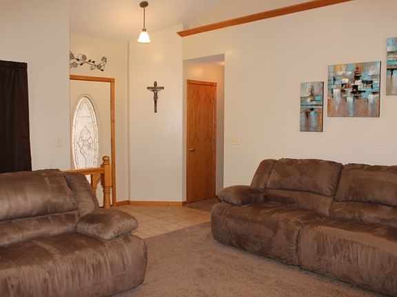 5th image of 905 McCaskey Ct