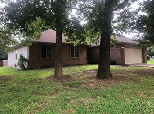 3590 N Del Lu Dr, Springfield, MO 65803