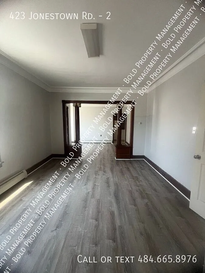 Building Photo - 423 Jonestown Rd #2