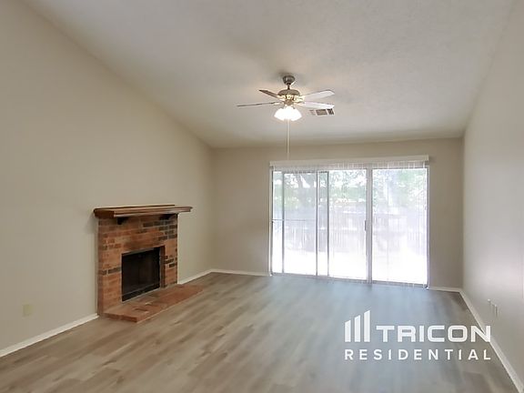 3rd image of 5526 Yaupon Dr