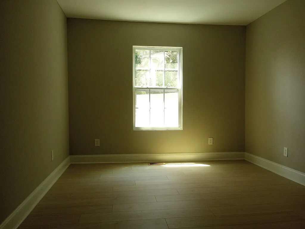 3 bed, 2.0 bath, 1210 sqft, $1,650 — Photo 4
