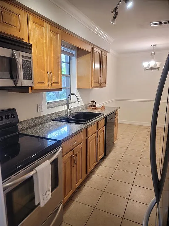 2 bed, 2.0 bath, 1122 sqft, $1,975 — Photo 3