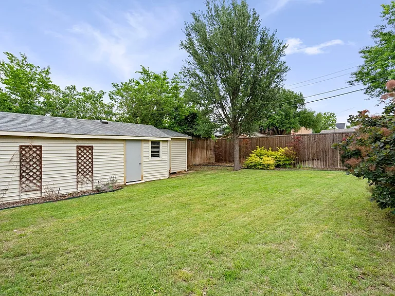 8406 Lakemont Dr — Photo 26