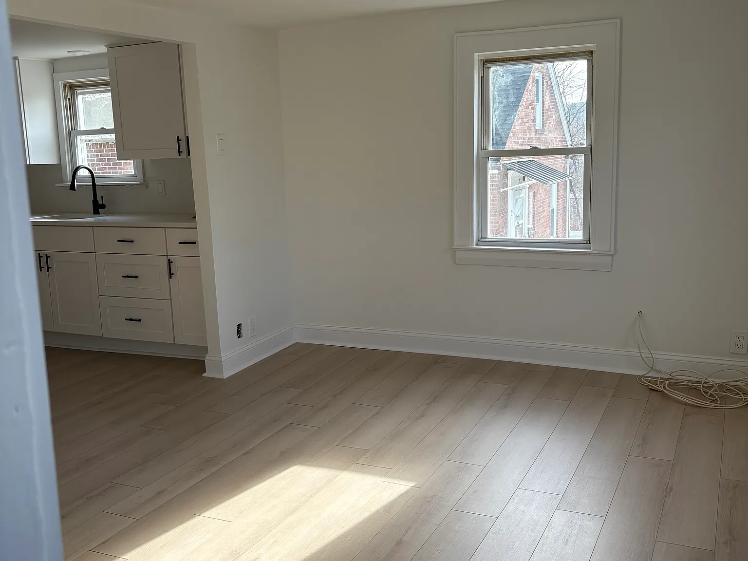 2 bed, 1010 sqft, $2,400 — Photo 3