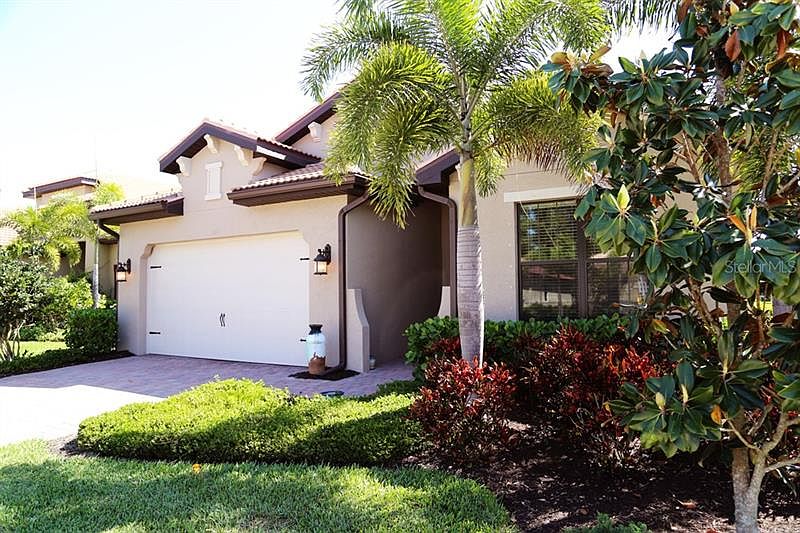 1st image of 1050 Bluffwood Dr