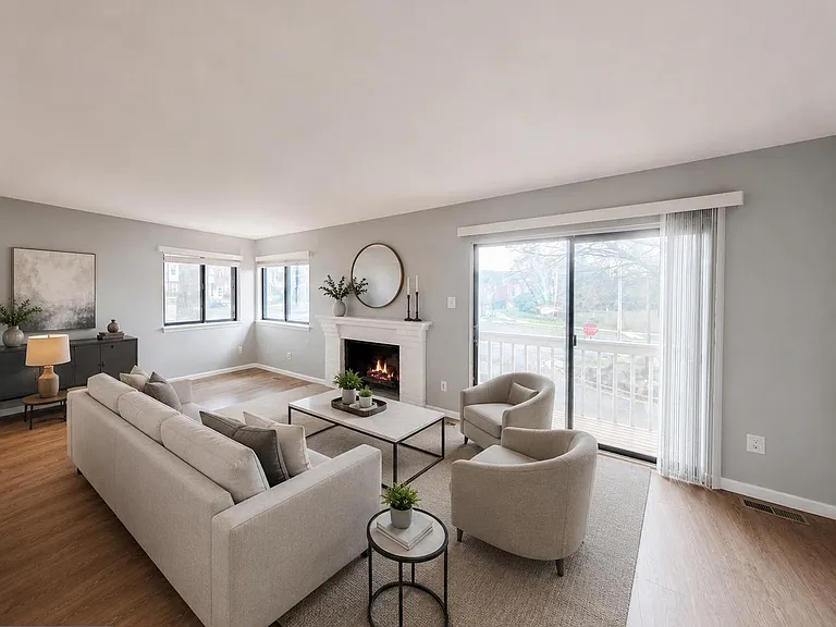 18428 Point Seneca Pl — Photo 2