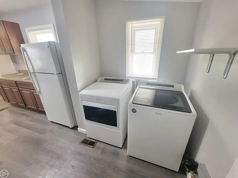 24203 Pingree Ave — Photo 13