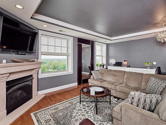 5th image of 232 N Kingshighway Blvd APT 1407
