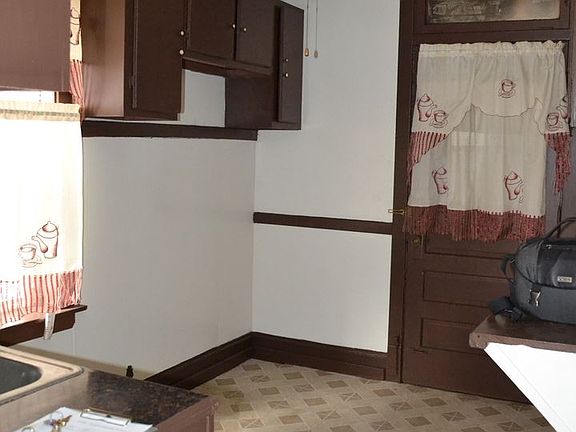 5th image of 4355 W Le Moyne St #1E
