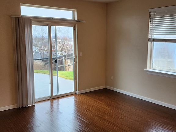 2nd image of 617 N Mississippi Dr