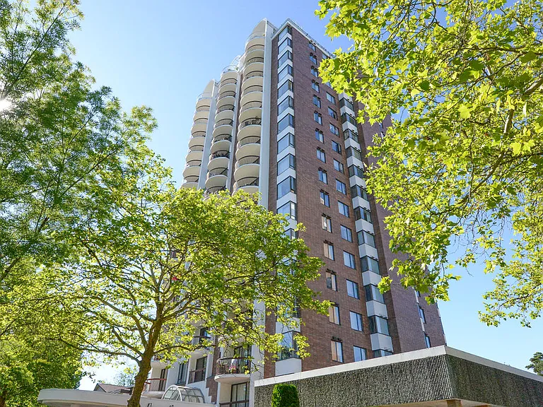 621 W 57th Ave #101 — Photo 24