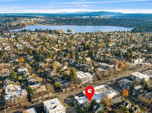 151 N 77th Street, Seattle, WA 98103