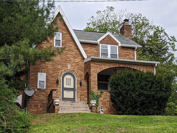2nd image of 300 Glenwood Dr