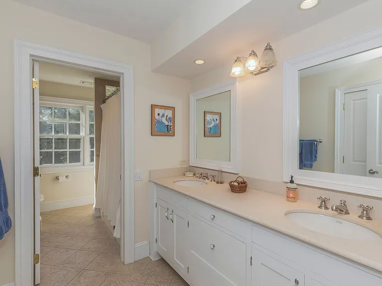 342 Old Sag Harbor Rd — Photo 16
