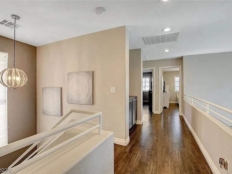 1941 Verbania Dr — Photo 14