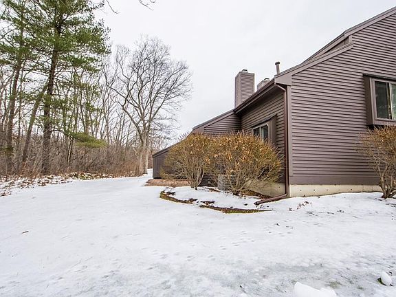 3rd image of 401 Colonial Dr Unit 19