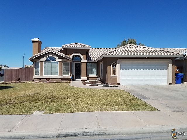 1st image of 998 Chaparral Dr