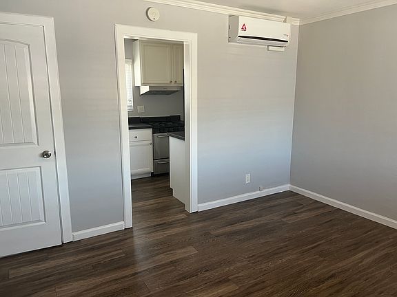 2nd image of 3010 Glendora St APT 14