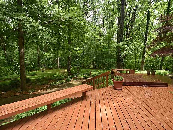 4th image of 315 S Daveland Ln