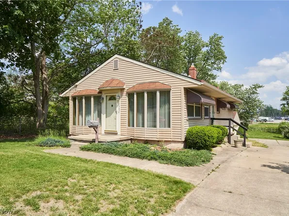 2669 Nesmith Lake Blvd, Akron, OH 44314