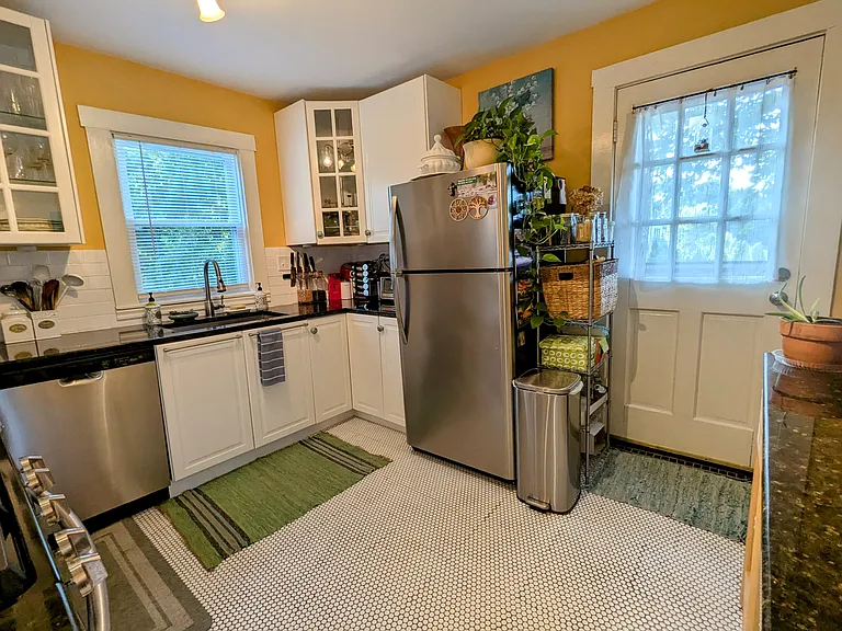 14 Highland Ave — Photo 4