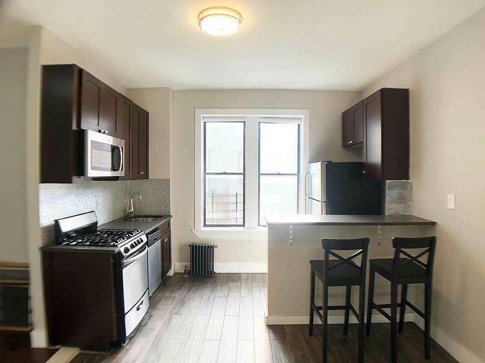 1st image of 188 Parkside Ave #D2