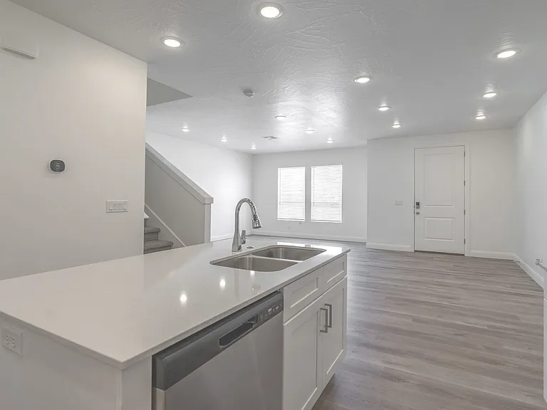 6025 S Carnelian Pkwy #MAIN — Photo 3