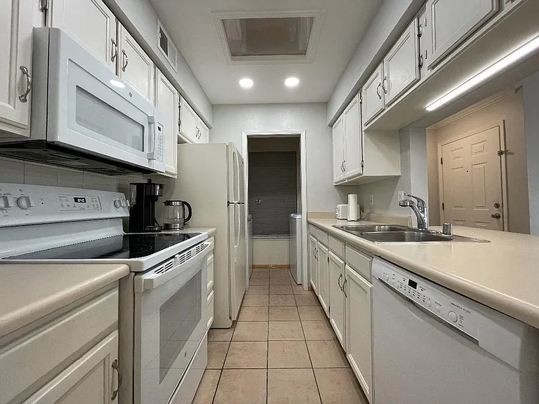 505 Oppenheimer Dr #212 — Photo 1