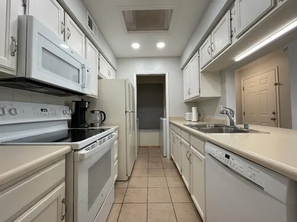 505 Oppenheimer Dr APT 212, Los Alamos, NM 87544