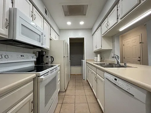 505 Oppenheimer Dr #212 Photo 1