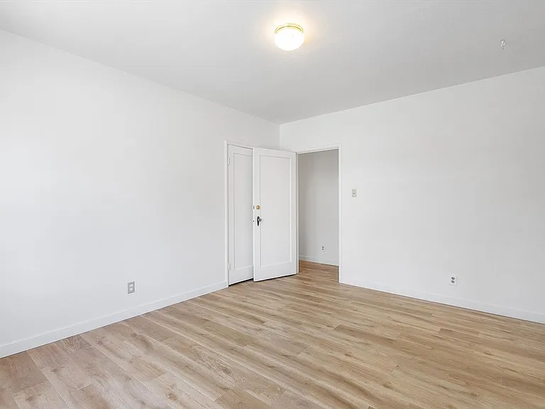 2432 Webb Ave #B — Photo 8