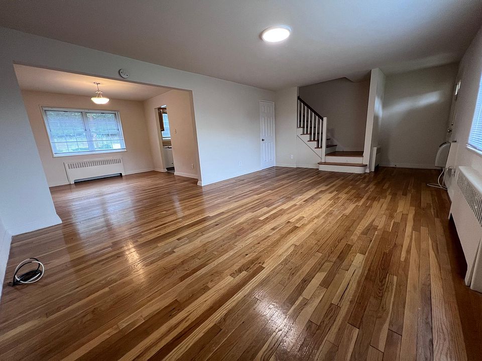 1st image of 90 W Northfield Ave