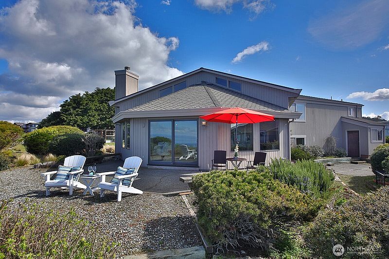 2nd image of 795 Fort Ebey Road