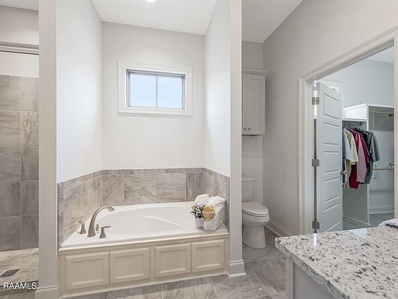 3rd image of 104 Green Cay Dr