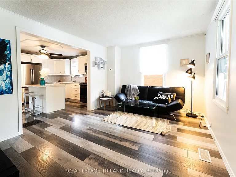 326 Smith St — Photo 5