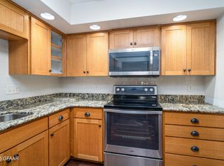 815 Duke Dr APT 423, Grand Forks, ND 58201